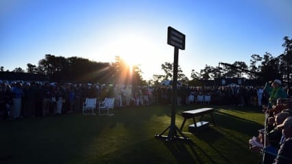 Es ist angerichtet an der Magnolia Lane Die Sonne geht auf über Augusta National. Der erste Tag des 80. Masters beginnt. Vier Tage voller Birdies und Bogeys, vier Tage Golfparty stehen uns bevor. (Foto: Getty)