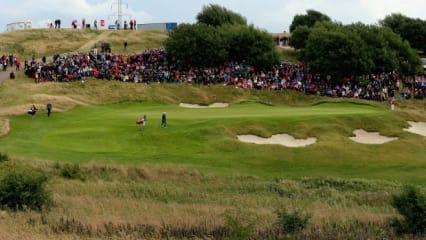 Der Platz zeigte sich trotz des Windes und einiger Wolken am Himmel von seiner besten Seite und lud zahlreiche Zuschauer ein, sich die besten Spieler der European Tour anzusehen. (Foto: Getty)