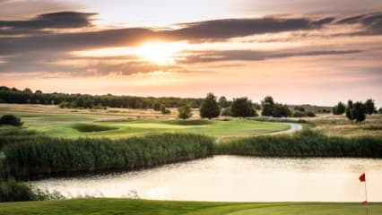 Grenzenloses Golfvergnügen auf 72 Löchern im Golfclub Fleesensee.