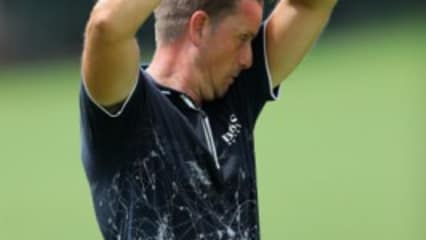 Hitziges Spiel des Schweden Gleich zu Beginn des Moving Days legt sich Henrik Stenson einen Stein nach dem anderen in den Weg. Doch mit viel Willen spielt sich Stenson zurück ins Turnier. Seine heiß umkämpften Birdies sind indes auch sichtlich bemerkbar. (Foto: Getty)