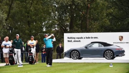 Für ein Hole in One bekommt der Spieler einen Sportwagen aus Zuffenhausen geschenkt. Dieses Jahr wird es ein Panamera 4S sein.(Foto: Getty)