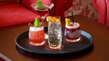 … vielleicht mit einem Portwein-Cocktail als Aperitiv, die aus den Sorten "White", "Ruby" und "Tawny" in appetitlicher Vielfalt gezaubert werden. (Foto: The Yeatman)(Text: Michael Basche)