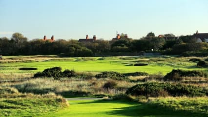 Durch Mersey getrennt von Liverpool
Der Golfplatz erstreckt sich über die Orte Hoylake und West Kirby im Nordwesten der Halbinsel Wirral in England. Der Fluß Mersey trennt sie von der Stadt Liverpool.(Foto: David Cannon, Getty Images)