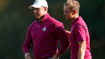 Ein Rückblick auf den letzten sagenhaften, gemeinsamen Auftritt der europäischen Golf-Helden: 
Lee Westwood (li.) und Luke Donald, die beiden Engländer, kassierten gegen Keegan Bradley und Phil Mickelson mit 7&6 eine gehörige Klatsche. (Foto: Getty) 