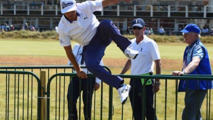 Auf geht's! 
Die 143. British Open startet im Royal Liverpool Golf Club in Hoylake, England. Auch Golfprofi Rickie Fowler aus den USA springt voller Vorfreude ins Turnier. (Foto: Getty)