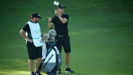 Martin Kaymer - Team TaylorMade Mit Martin Kaymer spielt auch Deutschlands Nummer eins mit TaylorMade-Equipment. Die ehemalige Nummer eins der Welt kam vor der Coronavirus-Pandemie immer besser in Fahrt. Dabei spielt sich der 35-Jährige mit folgendem Equipment in den Fokus:    Equipment Modell   Ball TaylorMade, TP5x   Driver TaylorMade, SIM 8°   Holz 3 TaylorMade, M6 14°   Rescue TaylorMade, SLDR 19°   Eisen 3-9 TaylorMade, P7TW   Pitching Wedge TaylorMade, Milled Grind 48°   Sand Wedge TaylorMade, Hi-Toe 54°   Lob Wedge TaylorMade, Hi-Toe 58°   Putter TaylorMade, Spider X    (Foto: Getty)