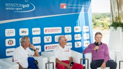 Auftakt zur WINSTONgolf Senior Open mit viel Prominenz
Zum Auftakt des mit Franz Beckenbauer und Johan Cruyff besetzten ProAms suchte Profi Bernhard Langer seine Flightpartner vergeblich beim Training auf der Driving Range... 
(Foto: WINSTONgolf Senior Open)