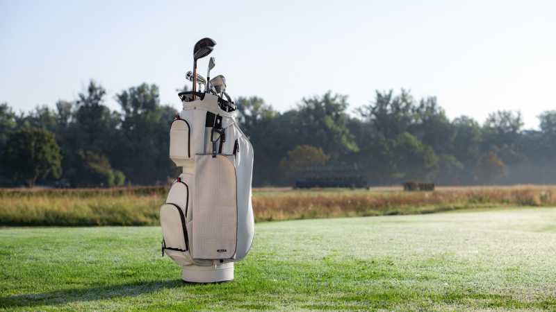 Die neuen Dri Lite Golfbag-Modelle von big Max. (Foto: Big Max)