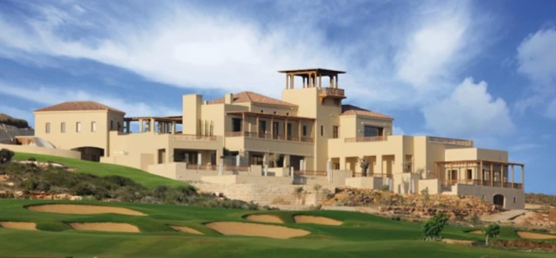 Das luxuriöse und einladende Clubhaus besitzt fünf Terrassen. (Foto: Eléa Golf Club)