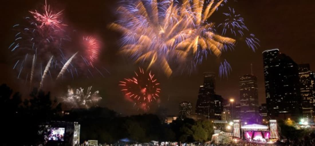 Wer am 4. July nach Texas reist, kann ferner über der Skyline von Houston ein gigantisches Feuerwerk erleben. (Foto: Greater Houston Convention & Visitors Bureau)