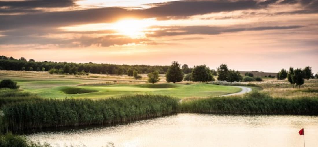 Grenzenloses Golfvergnügen auf 72 Löchern im Golfclub Fleesensee.