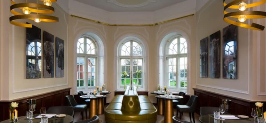 Das Restaurant „Blüchers“ im Schlosshotel Fleesensee verwöhnt mit französischer Brasserie-Küche, veredelt mit regionalen Einflüssen.