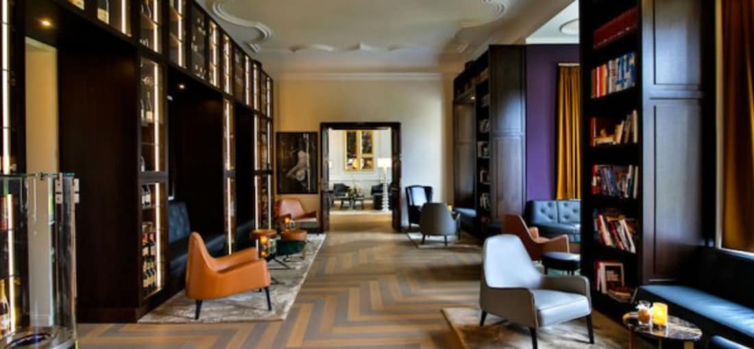 Loungebereich „Wine & Book“ Schlosshotel Fleesensee.