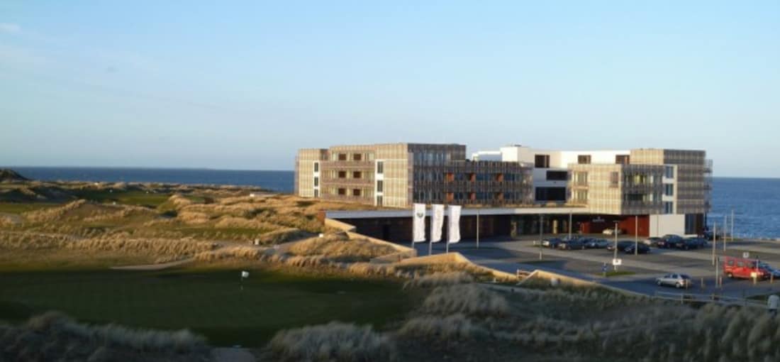 <h2>Budersand</h2>
Wunderschöne Aussichten auf die Nordsee, Golfgenuss pur (Foto: getty).