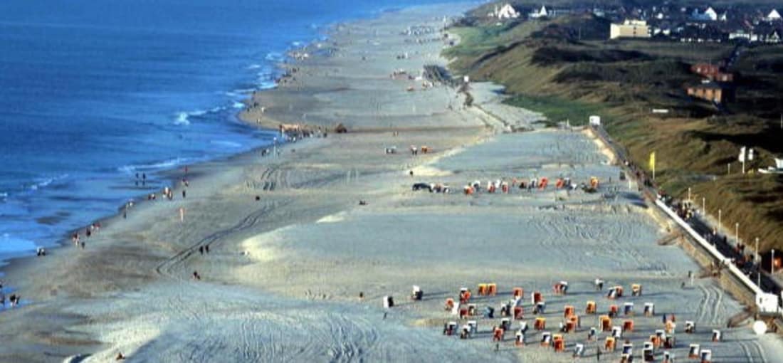 <h2>Westerland</h2>
Der Strand mal aus einer ganz anderen Perspektive (Foto: getty).
