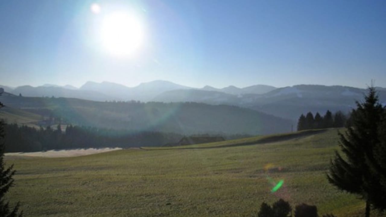 <h2>Die Region im Sommer</h2>
Im Sommer bietet die Region viele Freizeitmöglichkeiten wie z.B. Golfen, Wandern, Radfahren oder Städtetouren (Foto: flickr).