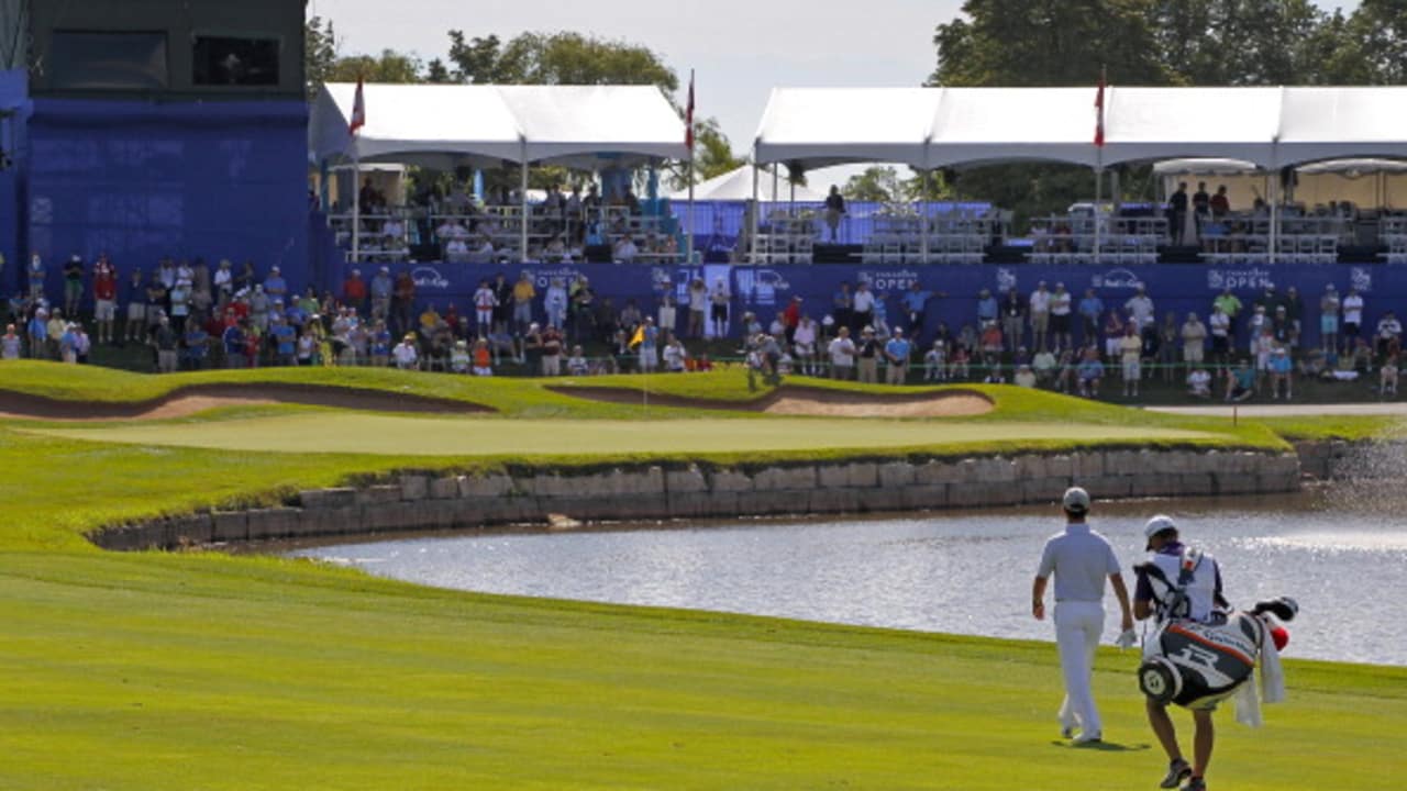 Mike Weir liegt als bester Kanadier auf T27 nach Tag zwei. Hier ist er auf dem Weg zum 18. Grün. (Foto: Getty)