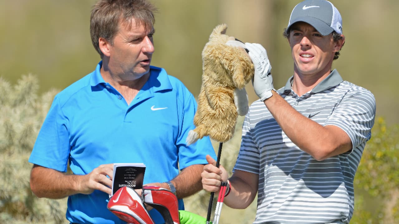 Auch Rory McIlroy macht sich mit den Gegebenheiten am Dove Mountain vertraut...(Foto: Getty Images)