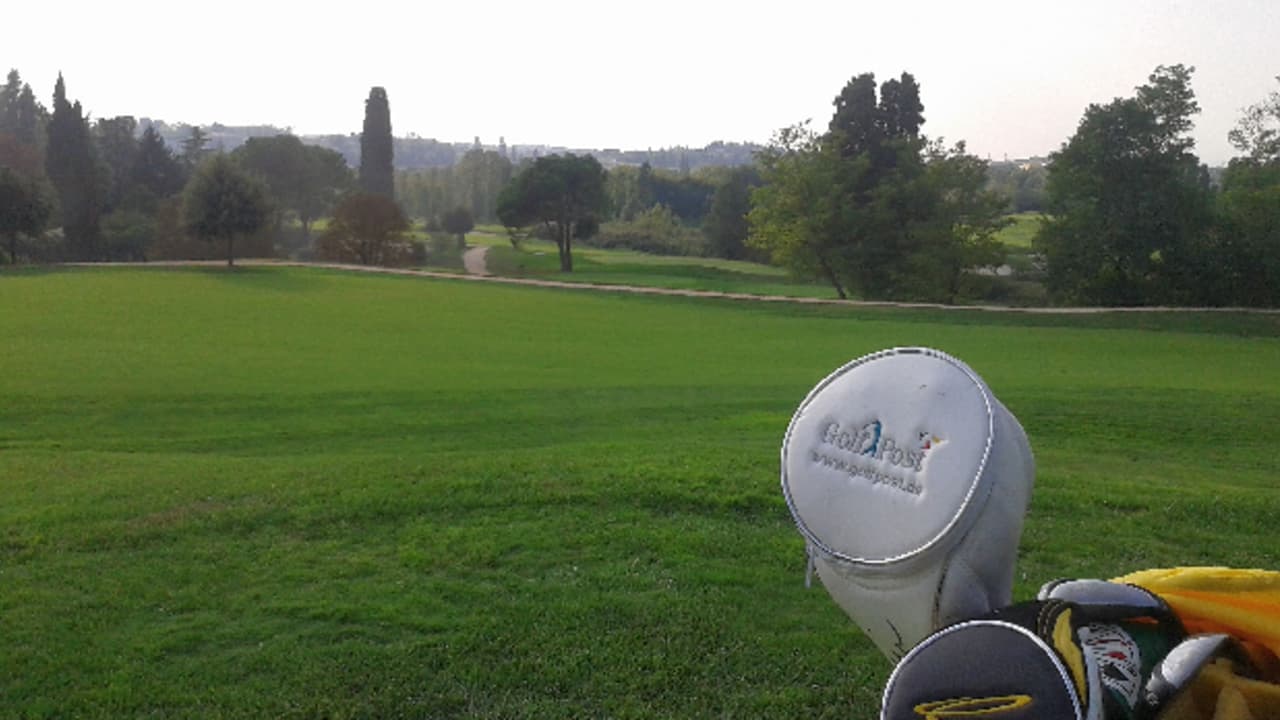 Die Golf Post Schlägerhaube darf auch nicht fehlen...