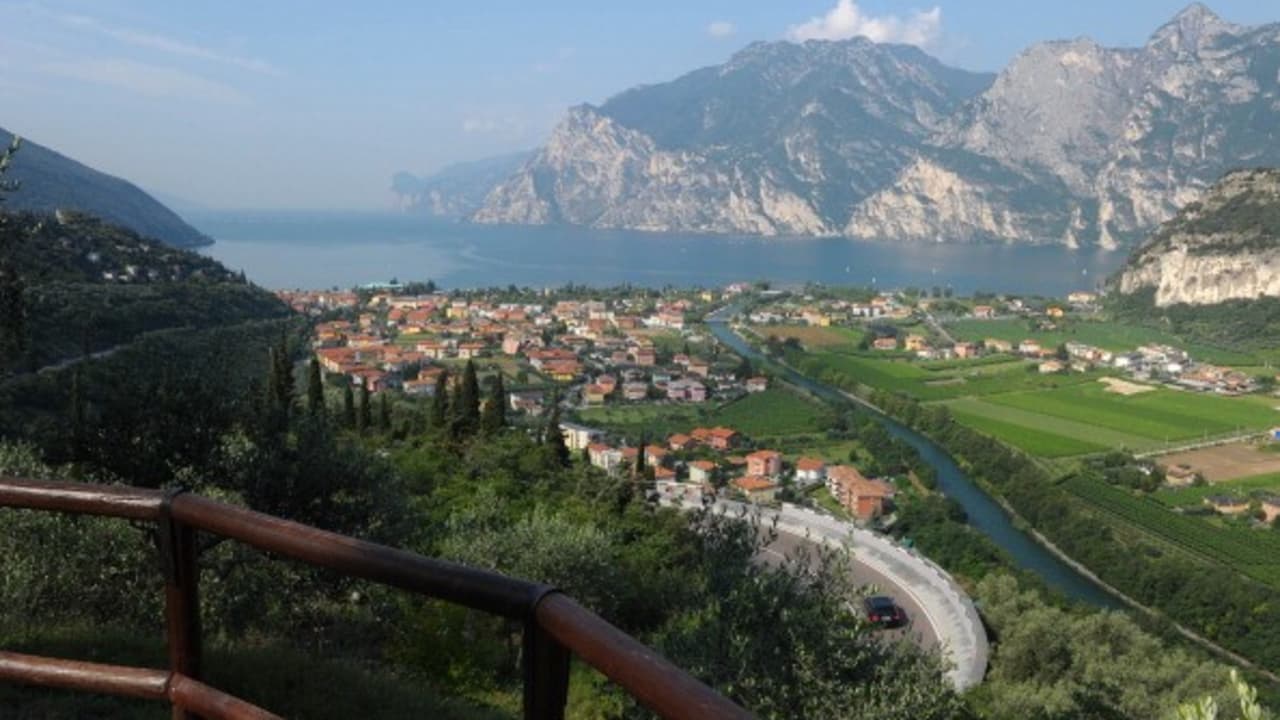 Einen wundervollen Blick auf den Gardasee bietet das Städtchen Nago Torbole im Norden Italiens. (Bild: CHRISTOF STACHE/AFP/Getty Images)
