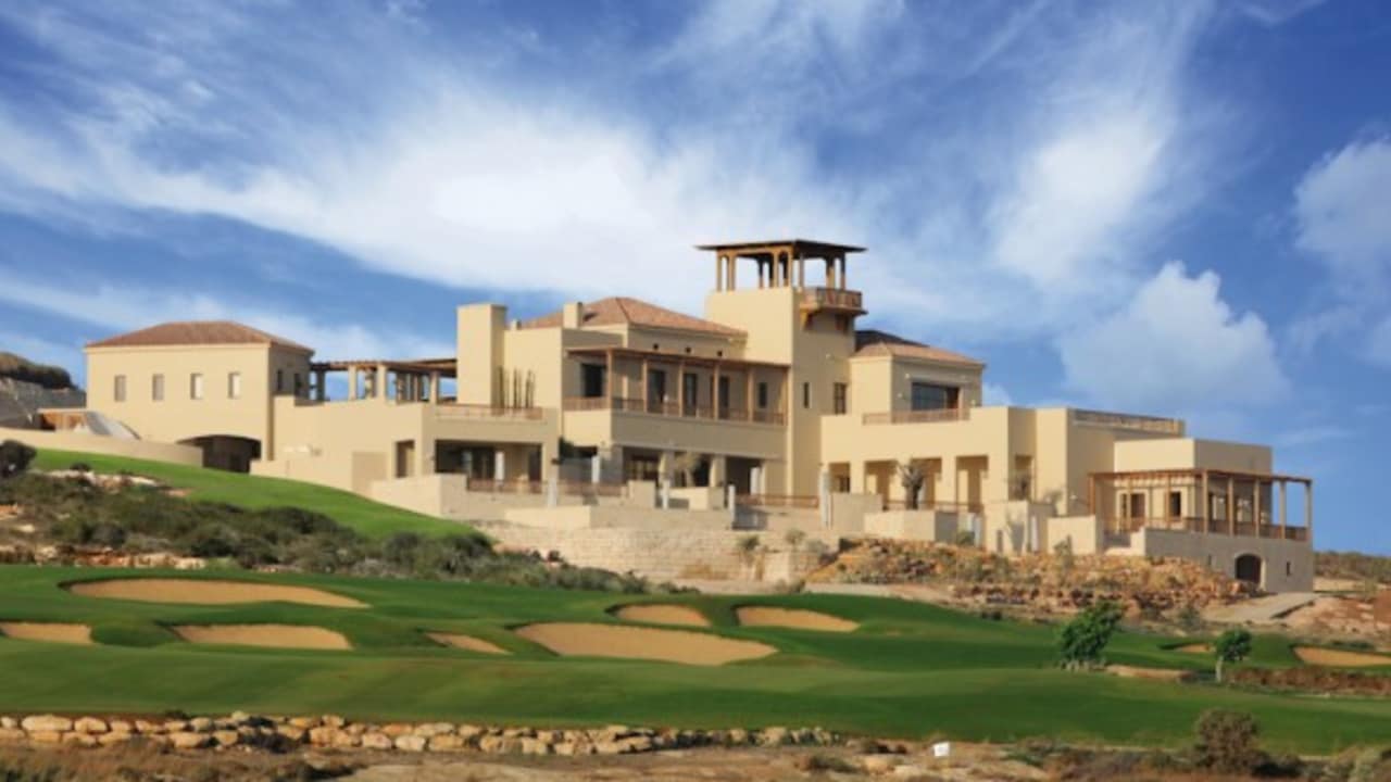 Das luxuriöse und einladende Clubhaus besitzt fünf Terrassen. (Foto: Eléa Golf Club)