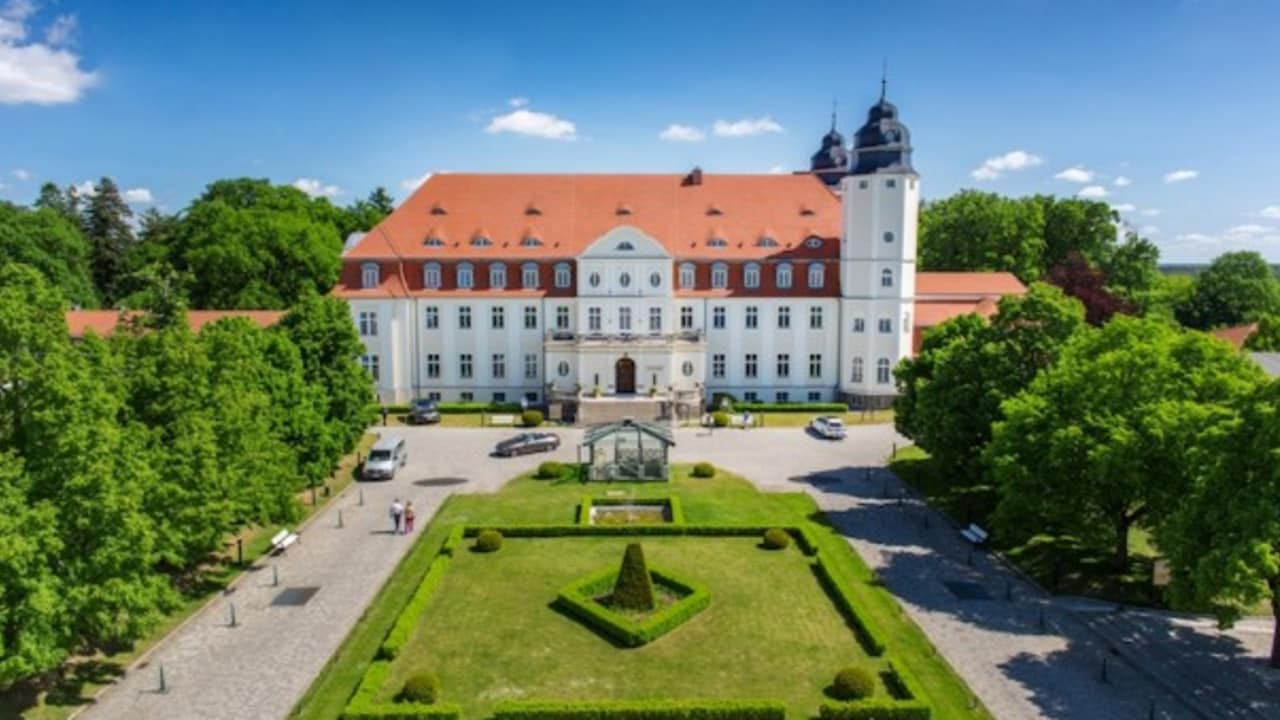 Eleganz und Moderne eindrucksvoll vereint im Schlosshotel Fleesensee.