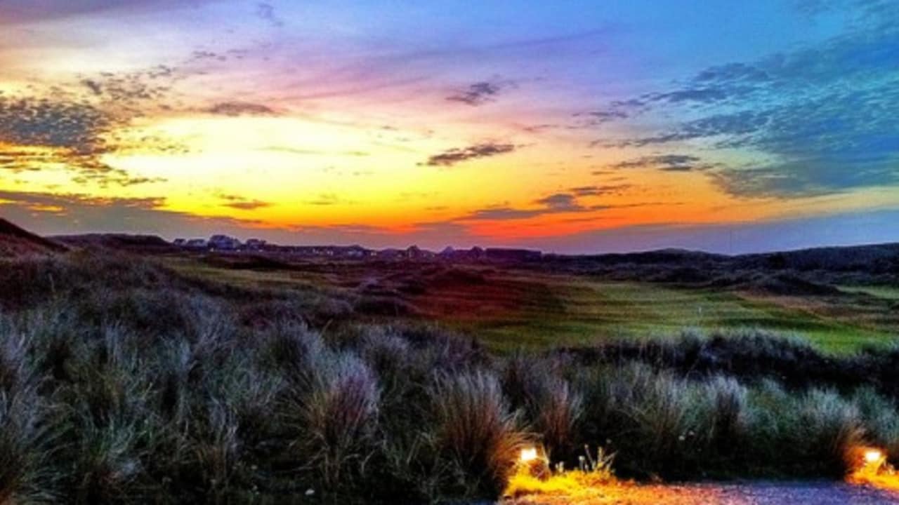 <h2>Golf Club Budersand</h2>
Die abendliche Atmosphäre rundet einen schönen Golftag ab (Foto: flickr).