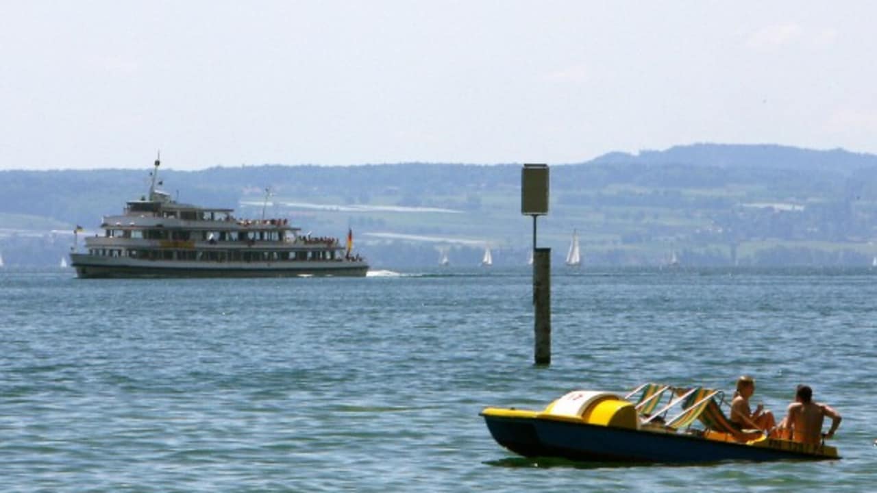 <h2>Maschinen- oder Muskelkraft</h2> Am Bodensee hat mal als Besucher die Wahl. Aber ein sportlicher Golfer fährt natürlich Schlauchboot. (Foto: Getty)