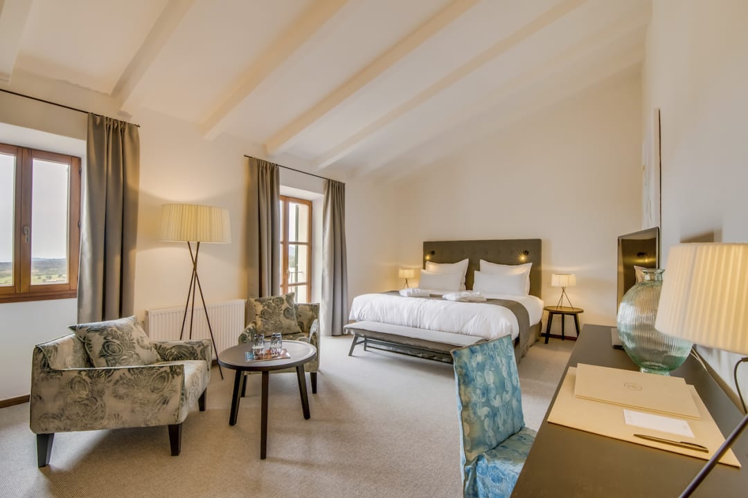Deluxe-Room-1