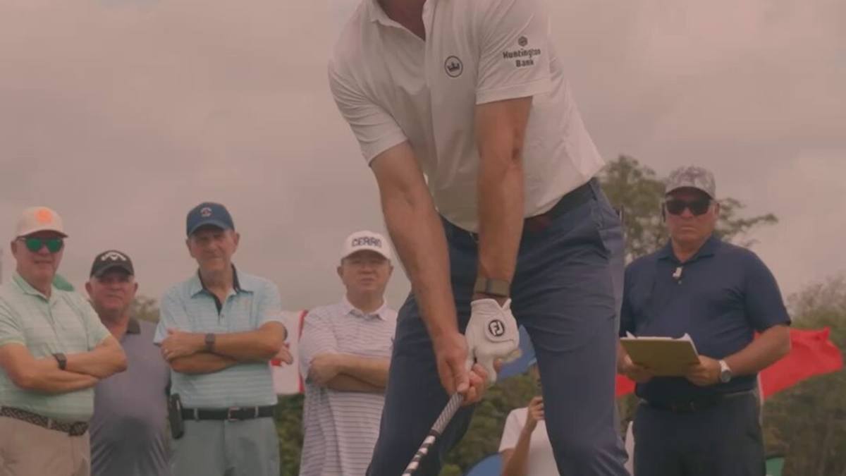 Cole Hammer Shares Lead at Panama Championship on Korn Ferry Tour