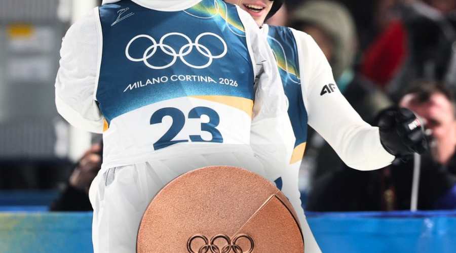 Tomasiak holt Bronze im Skisprung-Weltcup