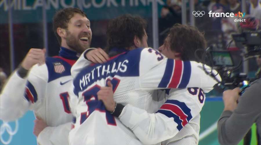 米国が46年ぶりオリンピックアイスホッケー金メダル獲得