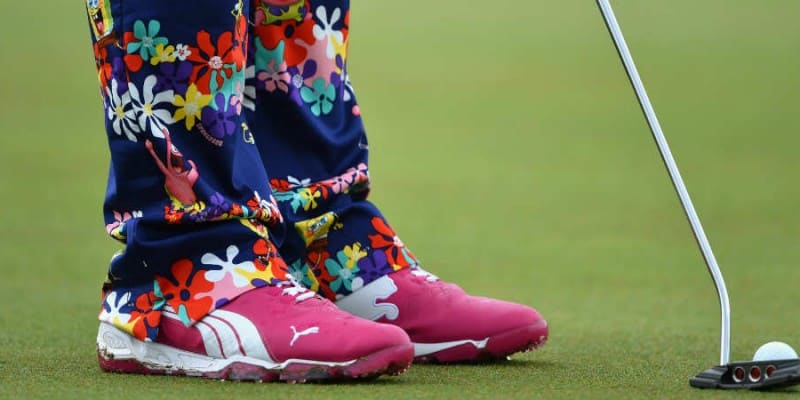 Golfkleidung: Ausstatter zwisc...