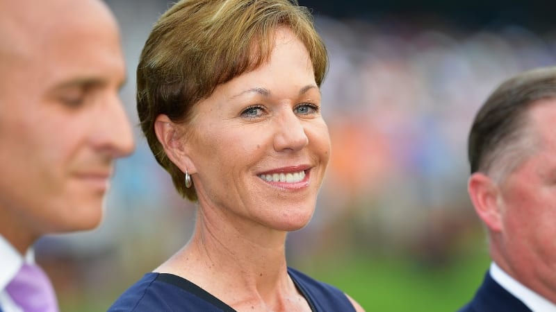 Erste Frau wird Präsidentin de...