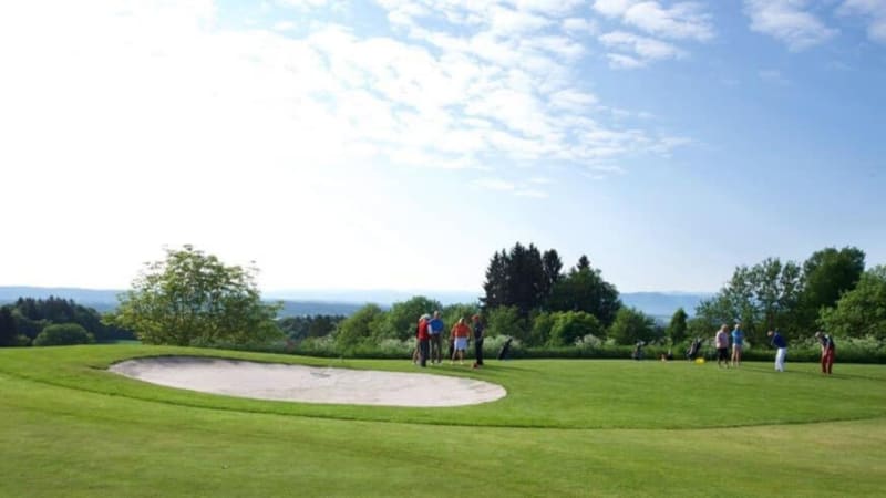 Coronavirus: Golfclub mit dire...