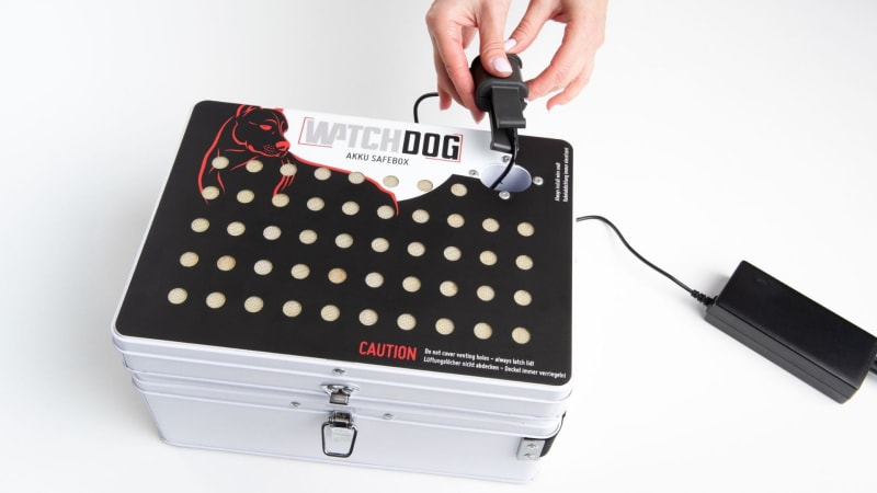 WatchDog - Lithium-Akku laden...