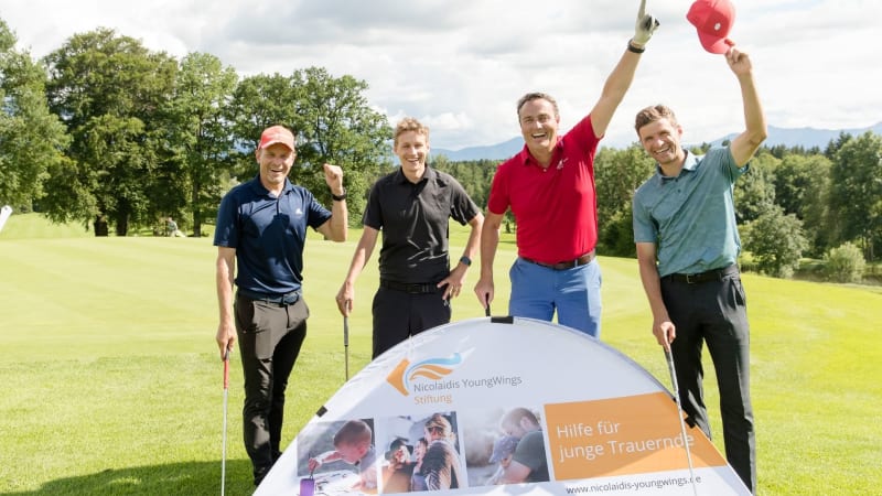 Thomas Müller und Nicolaidis Y...