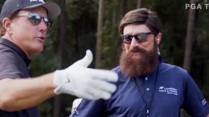 Als Platzarbeiter Hans: Maskie...