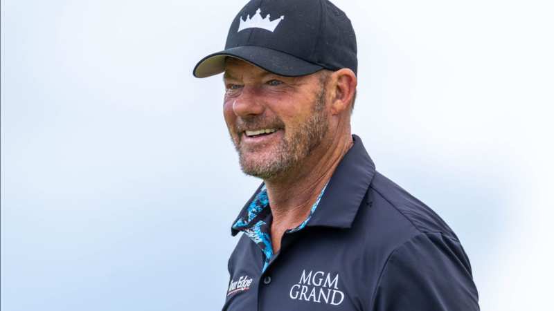 Alex Cejka tritt zur Titelvert...