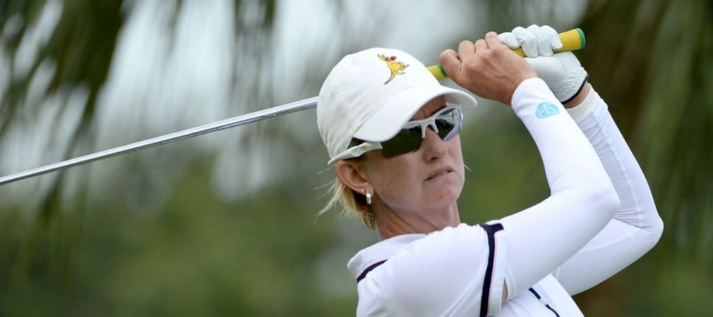 Die Australierin Karrie Webb verteidigte am zweiten Tag der HSBC Women's Champions die Führung und steuert somit auf ihren zweiten Saisonsieg zu