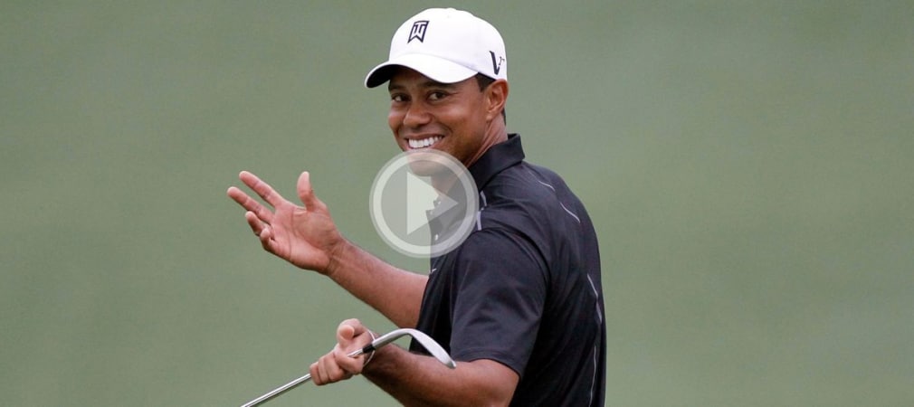 Tiger Woods lächelt