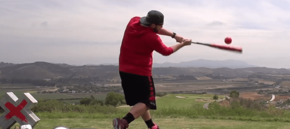 Golfspielen einmal anders - neue Schläger und Bälle.