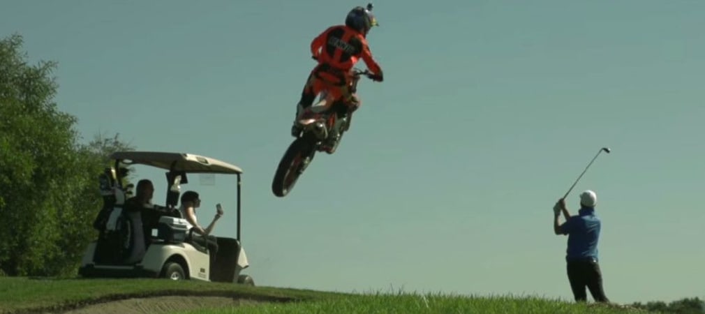 Noch nie was von Etikette gehört, diese Motocrosser von heute! (Foto: Youtube)