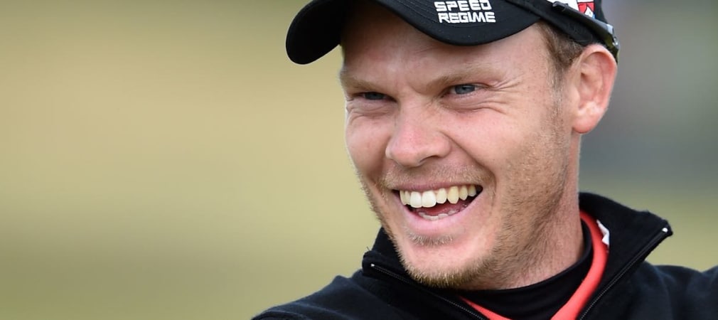 Danny Willett, Führender nach Tag 2 in St. Andrews, freut sich über die Glückwünsche von zuhause. (Foto: Getty)