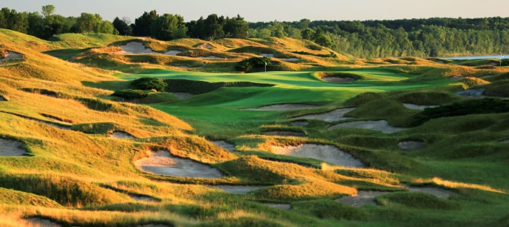 An Bunkern herrscht auf dem Gelände von Whistling Straits wahrlich kein Mangel. (Foto: Getty)