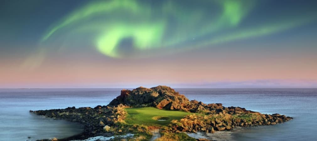 Polarlichter (Aurora Borealis) über dem Lofoten Golf Links in Norwegen. (Foto: Jacob Sjöman)
