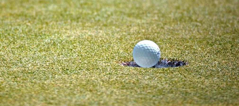 So nah dran und trotzdem landet der Ball nicht im Loch. Die unglücklichsten Momente bei der European Tour 2015 im Video. (Foto: getty)