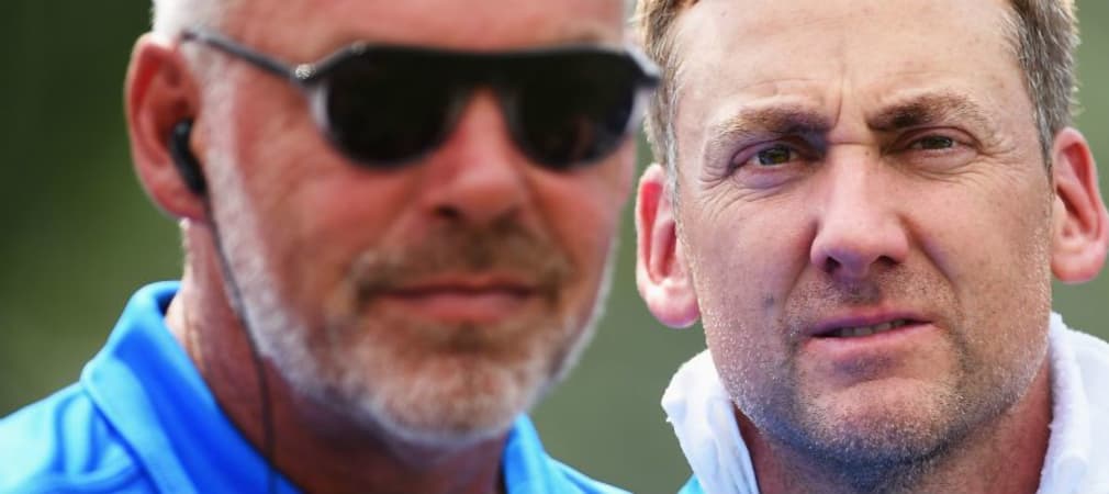 Ryder-Cup-Kapitän Darren Clarke (l.) sieht Ian Poulter und Lee Westwood nach dem Sieg im EurAsia Cup sicher im Team für Hazeltine.