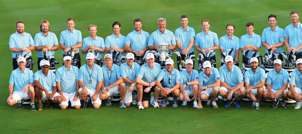 Das europäische Team mit seinen Caddies beim EurAsia Cup 2016, der Feuertaufe für den Ryder Cup im Herbst. (Foto: Getty)