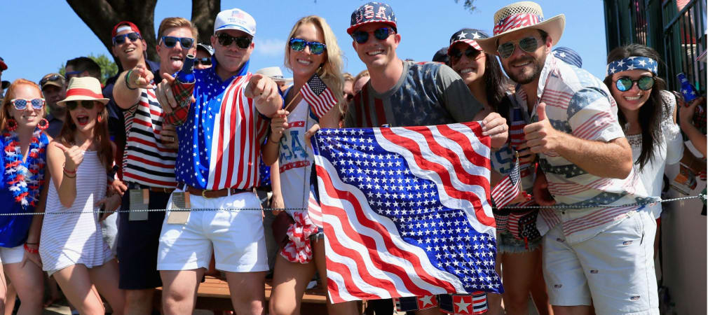 Texanische Fans feuern Jordan Spieth und Ryan Palmer beim Dean & Deluca Invitational an. (Foto: Getty)